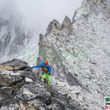 100多张极限攀登徒步登上正能量挑战自我的图片和一个充满能量的视频